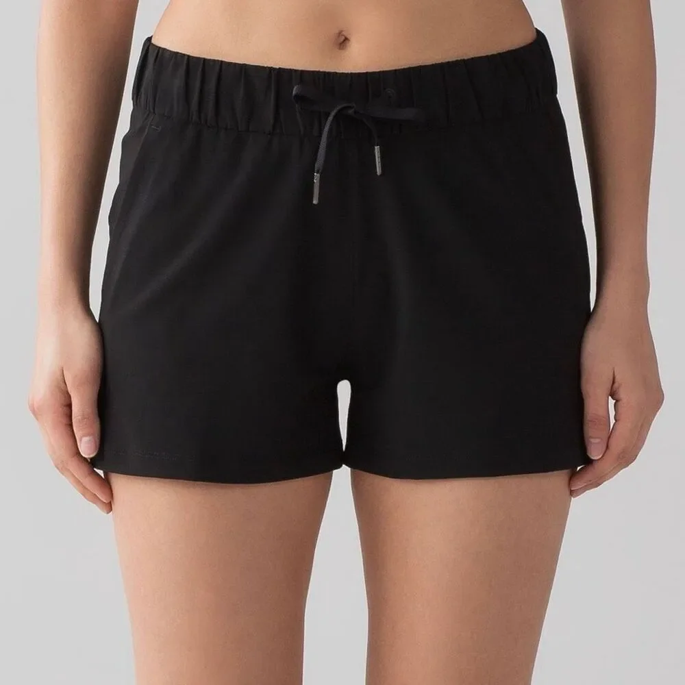 Lululemon On the Fly Short Woven 2.5